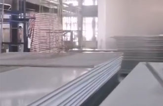 2020年8月21日，志遠(yuǎn)凈化工程項(xiàng)目傳回的汝城智能中央廚房?jī)艋囬g工程進(jìn)度